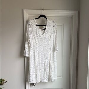 Chic White Lace Long Sleeve Dress